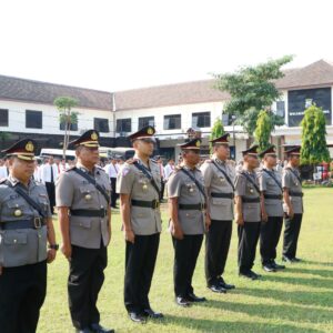 Kapolres Jombang Pimpin Upacara Serah Terima Jabatan Kabag, Kasat dan Kapolsek Jajaran