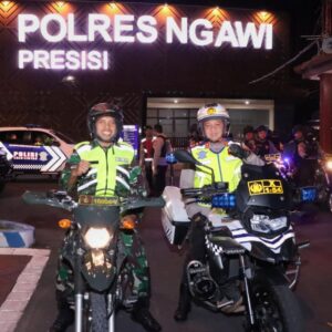 Sinergitas Polres Ngawi Laksanakan Patroli Bersama TNI Amankan Pilkades Serentak