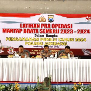 * Hadapi Pemilu, Polres Jombang Gelar Latpraops Mantap Brata Semeru 2024*
