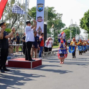 *Pj Bupati Jombang Buka Lomba Kirab Drum Band Kapolres Cup 2023*