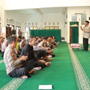 Polres Kediri Perkuat Karakter Humanis dan Spiritualitas Anggota Lewat Binrohtal