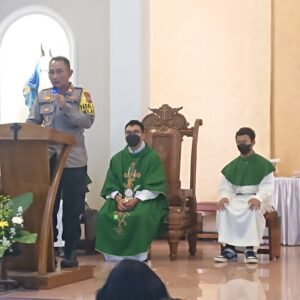 Polres Jombang Beri Imbauan Kamtibmas di Minggu Kasih Gereja Santa Maria