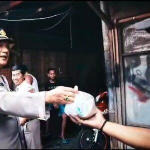 Sumbangsih Anggota Polres Jember Melalui “SIBERBI” Dekat dan Bersahabat