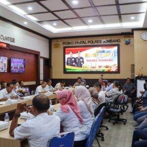 *Polres Jombang Gelar Jumat Curhat dengan Pengusaha Bahan Pokok Penting*
