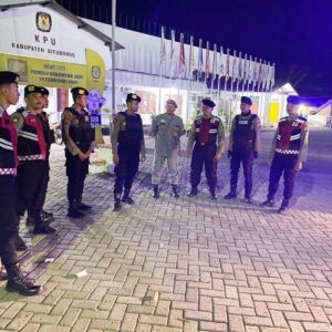Tahapan Pemilu 2024 Polres Situbondo Siagakan Personel Pengamanan di Kantor KPU