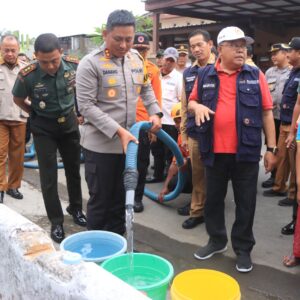 Polres Blitar Kota Bersama Forkopimda Kembali Droping Air Bersih Untuk Warga