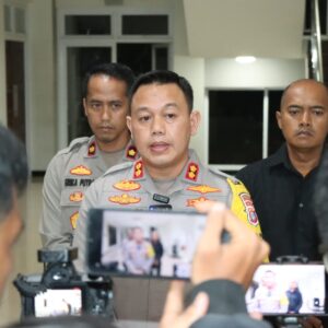 Penjelasan Kapolres Gresik Terkait Kericuhan Suporter di Stadion Gelora Joko Samudro