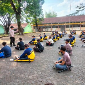 Tingkatkan Skill Pam Swakarsa, Polresta Malang Kota Berikan Pembinaan dan Pelatihan Satpam