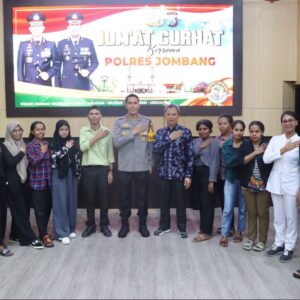 *Jumat Curhat, Mahasiswa Papua Sampaikan Curhatan ke Kapolres Jombang*