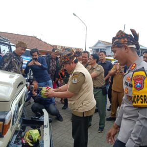 Pastikan Wisatawan Aman, Kapolres Pasuruan Cek 150 Unit Jeep Bromo