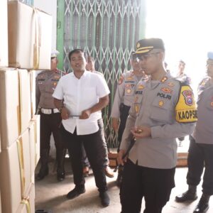 Pastikan Keamanan Logistik Pemilu, Kapolres Situbondo Cek Gudang KPU