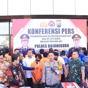 Polres Bojonegoro Berhasil Amankan 7 Pelaku Penganiayaan dan Pembacokan Remaja