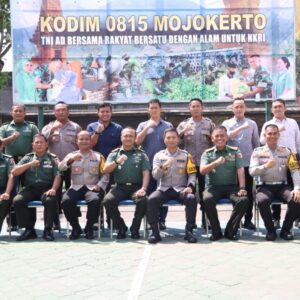 Tingkatkan Sinergitas dan Soliditas TNI-Polri, Kapolres Mojokerto Kota Silaturahmi ke Kodim 0815