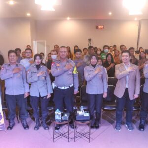 *Polres Jombang Gelar Minggu Kasih di Gereja Mawar Sharon Peterongan, Jombang *