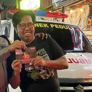 Polda Jatim Beri Satu Unit Ambulace untuk Bonek Rescue Bentuk Apresiasi Kedewasaan Suporter