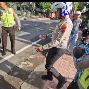 Gerak Cepat Polres Bondowoso Selamatkan Bayi di Depan SDN 3 Dabasah