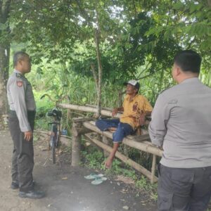 *Sambang Desa oleh Bhabinkamtibmas desa Losari tingkatkan kerjasama yang baik*