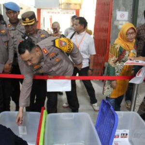 Pastikan Keamanan Logistik Pemilu, Kapolres Kediri Kota Cek Gudang KPU