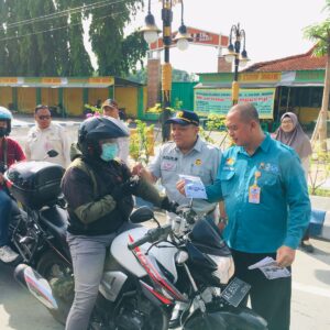 *Aksi Simpatik Polisi, Upaya Tingkatkan Keselamatan Lalu Lintas di Jombang*