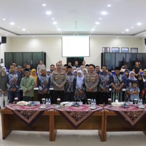 Kapolres Malang Fasilitasi Puluhan Keluarga Kanjuruhan Ziarah ke Makam Para Wali di Jatim