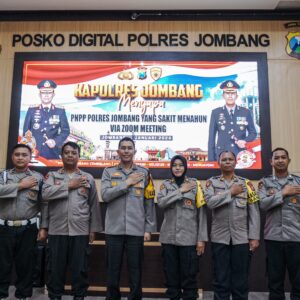 *Wujud Kepedulian, Kapolres Jombang Menyapa Anggota yang Sakit Via Zoom Metting*
