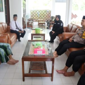 Pesan Pemilu Damai, Kapolres Sumenep Silaturahmi ee Ponpes Al Amien Sumenep