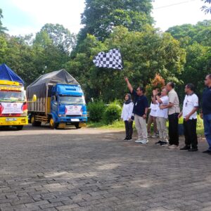 Polres Jember Kawal Pendistribusian Awal Logistik Pemilu di Seluruh Kecamatan