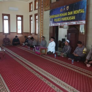 Polres Pamekasan Bentuk Karakter Anggota yang Humanis Dengan Binrohtal