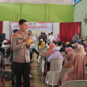 *Tingkatkan Partisipasi Masyarakat dalam Pemilu 2024, Polres Jombang Gelar Bakti Sosial dan Bakti Kesehatan*