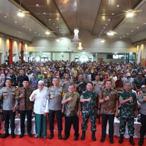 Jelang Pemilu 2024 Polda Jatim bersama Kodam V Brawijaya Gelar Baksos dan Bakkes Serentak