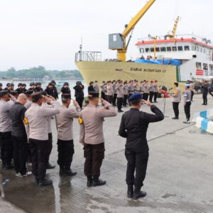 Kapolres Sumenep Berangkatkan Personel BKO Pam Pemilu di Kepulauan Masalembu
