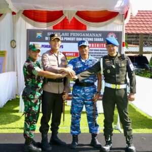 *Tingkatkan Soliditas dan Sinergitas, Polres Jombang Gelar Apel Gabungan dan Patroli Skala Besar dengan TNI*