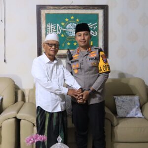 Cooling System untuk Pemilu 2024, Kapolres Kediri Kota Silaturahmi ke Ponpes Al Amien Ngasinan