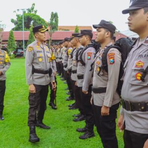 *Jelang Pengamanan TPS, Polres Jombang Gelar Apel Pengecekan Kelengkapan dan Pemeriksaan Kesehatan*