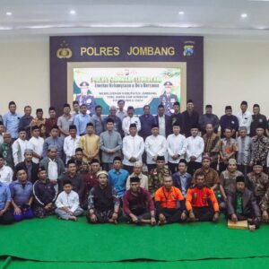 *Harmoni Menuju Pemilu 2024: Liwetan Kebangsaan dan Doa Bersama di Mapolres Jombang*