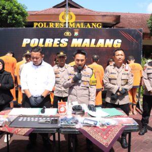 Nyoblos itu Mbois, Milenial Nonton Gratis Pasca Gunakan Hak Pilih di Kota Malang
