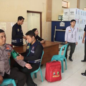 Polres Nganjuk Libatkan Tim Kesehatan Untuk Anggota Pam dan Penyelenggara Pemilu 2024