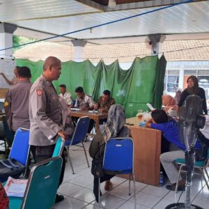 Polsek Ploso amankan pleno rekapitulasi pemilu 2024 di PPK Kecamatan Ploso