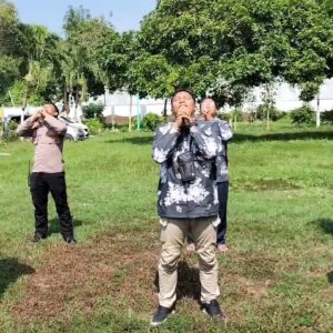 Jaga Stamina, Polres Pasuruan Kota Ajak PPK Olah Raga Ringan Sebelum Bertugas