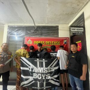 *6 Anggota Gengster Tamyis Boys Diringkus Polisi, Usai Keroyok Pemuda di Jombang*