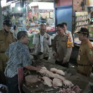 Cegah Panic Buying Satgas Pangan Polresta Malang Kota Inspeksi ke Sejumlah Pasar