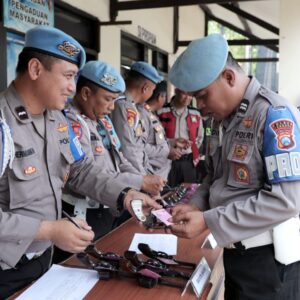 *Bentuk Pengawasan, Sipropam Polres Jombang Lakukan Pemeriksaan Senpi Secara Berkala*