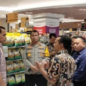 Satgas Pangan Mabes Polri Pastikan Harga Beras di Beberapa Wilayah Jawa Timur Mulai Menurun Stok Aman