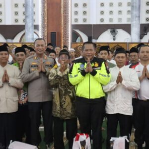 Jelang Ramadhan, Polda Jatim Beri Bantuan Ratusan Marbot se Kabupaten Lumajang