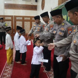 Ramadhan Berkah Polres Tulungagung Gelar Doa Bersama dan Beri Taliasih untuk Anak Yatim
