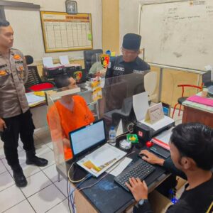 Polisi Berhasil Ungkap Misteri Penyiraman Air Cabai Sopir Taksi Online di Kota Probolinggo,Tersangka Diamankan