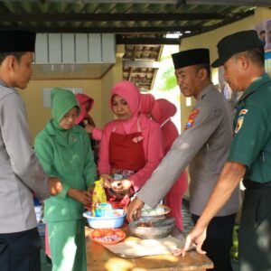 Polisi Hadirkan Dapur SAE Ramadhan Selama Bulan Puasa di Ngawi