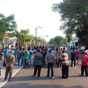 *Aliansi Masyarakat Sadar Pemilu Geruduk Kantor KPU dan Polres Jombang*