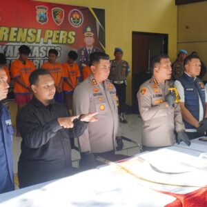 Polresta Sidoarjo Berhasil Amankan 10 Orang Anggota Gangster Konvoi Bersajam