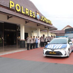 *Peduli Korban Banjir di Jateng, Polres Jombang Kirim Bantuan*